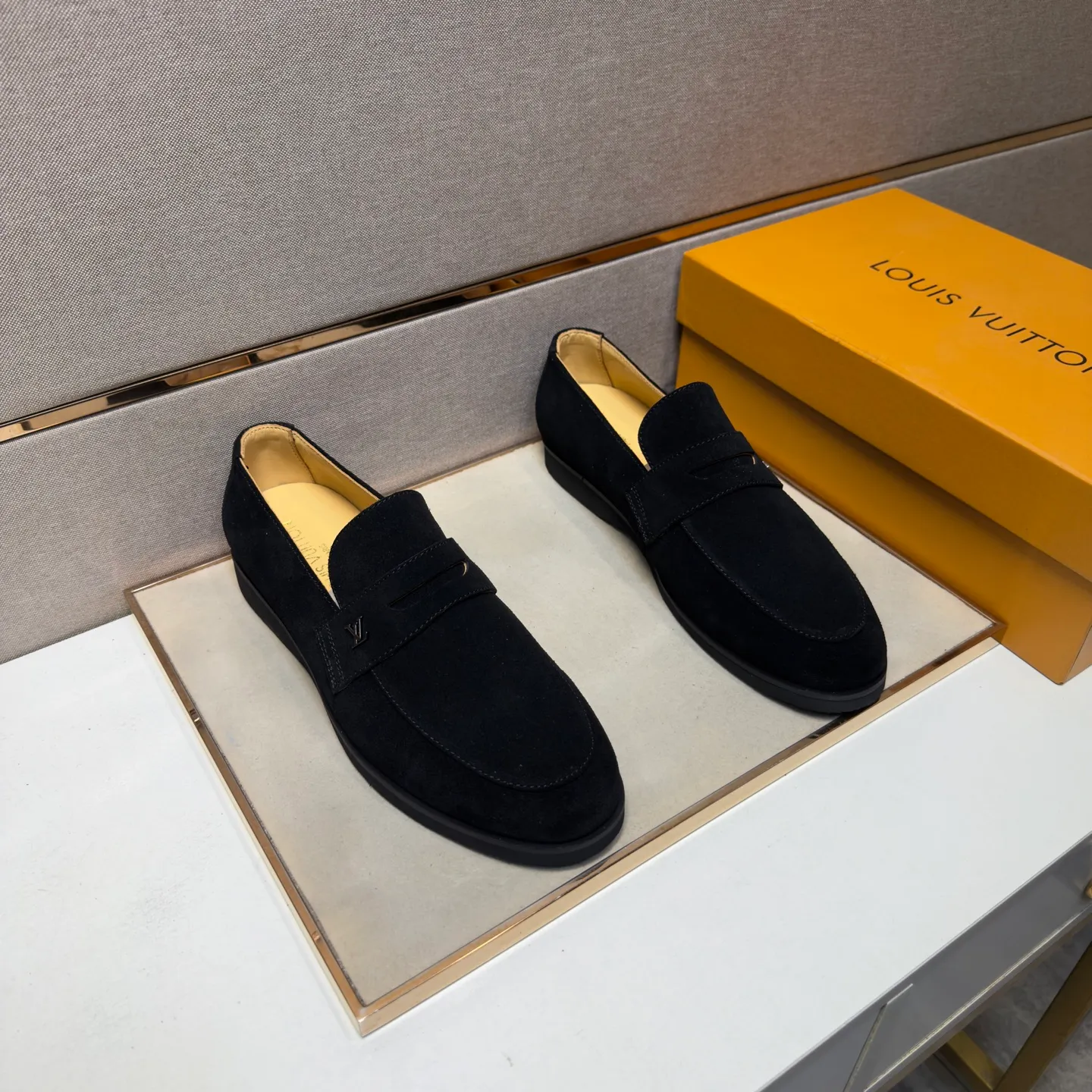 Men's men's shoes 💰pp442 [LV～] Men's casual shoes 2026z cabinet sales simultaneously 🔶Size: 38-44 #️⃣ 🔷4 colors🔜The upper is made of cowhide stitching ➕Cowhide lining, comfortable and breathable, sole: original comfortable and wear-resistant outsole, ⚠️real thing📱photographed🎬real thing is better📢📢📢